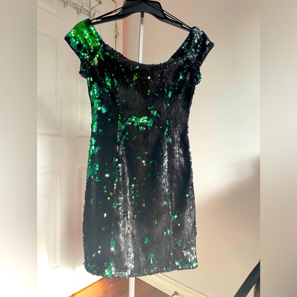 GUESS sequin off the shoulder mini dress - Picture 3 of 4